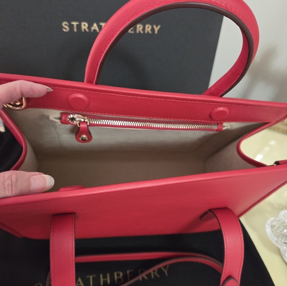 STRATHBERRY MIDI TOTE IN RUBY - Picture 6 of 9